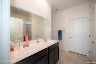 8746 E Stone Meadow Cir, Tucson, AZ 85730 - Photo 12