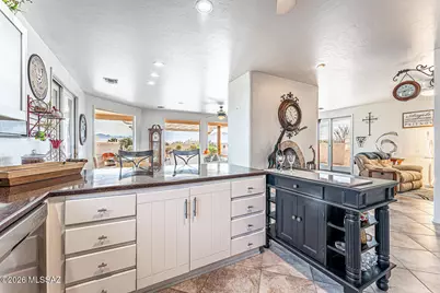 657 S Placita Del Desierto, Green Valley, AZ 85614 - Photo 8