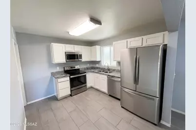 6702 E Scarlett Street, Tucson, AZ 85710 - Photo 2