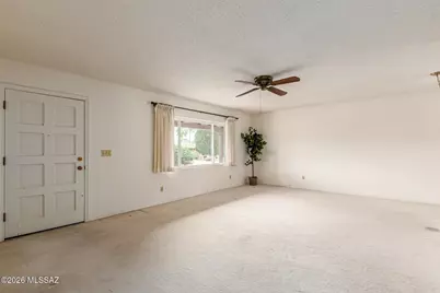 130 E Los Arcos, Green Valley, AZ 85614 - Photo 4