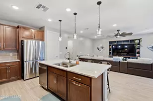 10781 W Whitehall Dr, Marana, AZ 85653 - Photo 12