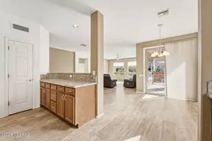 1917 W Vista Ridge Dr, Green Valley, AZ 85622 - Photo 16