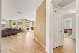 1917 W Vista Ridge Dr, Green Valley, AZ 85622 - Photo 8