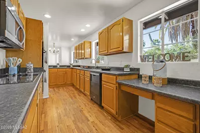 2758 N Warren Avenue, Tucson, AZ 85719 - Photo 2