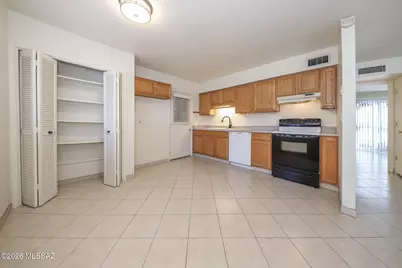 4370 N Hansa Place, Tucson, AZ 85705 - Photo 8
