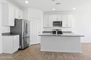 9785 E Copper Glance Trl, Tucson, AZ 85747 - Photo 18