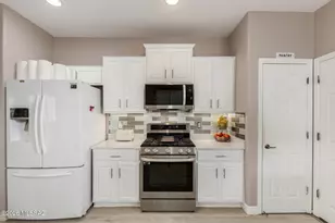 565 W Calle Media Luz, Sahuarita, AZ 85629 - Photo 14