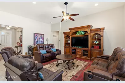 2209 E Bluejay Bluff Lane, Green Valley, AZ 85614 - Photo 10