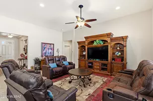 2209 E Bluejay Bluff Ln, Green Valley, AZ 85614 - Photo 10