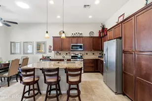 2209 E Bluejay Bluff Ln, Green Valley, AZ 85614 - Photo 18