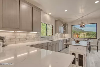 1184 E Camino Diestro, Oro Valley, AZ 85704 - Photo 16