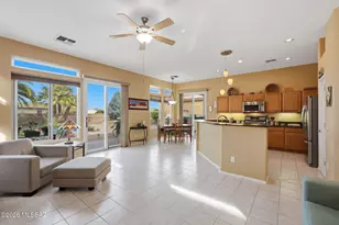 302 W Continental Vista Pl, Green Valley, AZ 85614 - Photo 10