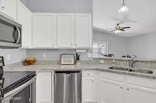 7757 S Precious Opal Dr, Tucson, AZ 85747 - Photo 16