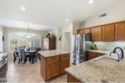 976 N Night Heron Drive, Green Valley, AZ 85614 - Photo 14