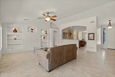 1547 N Buttes Drive, Green Valley, AZ 85614 - Photo 6