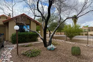 200 E Suntree St, Tucson, AZ 85737 - Photo 2