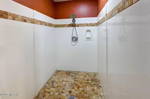 10440 E Roylstons Ln, Tucson, AZ 85747 - Photo 14