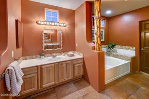 10440 E Roylstons Ln, Tucson, AZ 85747 - Photo 12