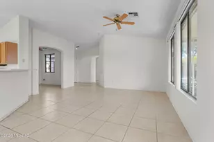 9358 N Desert Mist Ln, Tucson, AZ 85743 - Photo 6