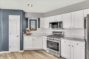 17686 W Star Cluster Pl, Marana, AZ 85653 - Photo 16