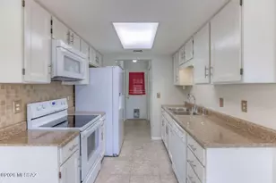 295 W Placita de Los Anillos, Green Valley, AZ 85614 - Photo 12