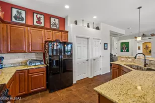 837 W Bosch Dr, Green Valley, AZ 85614 - Photo 12