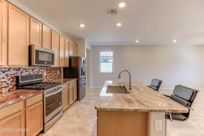 8804 E Stone Meadow Circle, Tucson, AZ 85730 - Photo 10