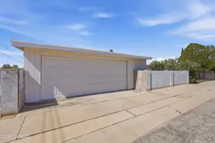 7326 E Montecito Dr, Tucson, AZ 85710 - Photo 40