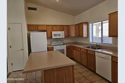 6398 W Rosamond Way, Tucson, AZ 85743 - Photo 6