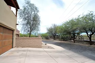 381 E Calderwood Rd, Tucson, AZ 85704 - Photo 38