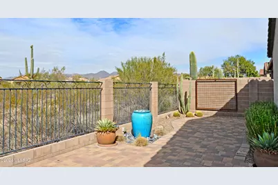 12111 N Golden Mirror Drive, Marana, AZ 85658 - Photo 4