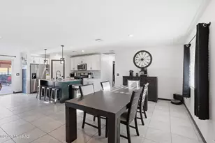 7528 W Portugal Pl, Tucson, AZ 85757 - Photo 10