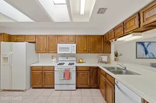 7840 N La CaÃ±ada Dr, Tucson, AZ 85704 - Photo 12