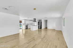 7464 E Beverly Dr, Tucson, AZ 85710 - Photo 10