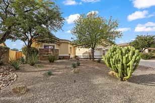 11259 N Mountain Breeze Dr, Tucson, AZ 85737 - Photo 2