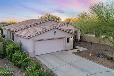 241 W Carlynn Cliff Place, Oro Valley, AZ 85755 - Photo 2