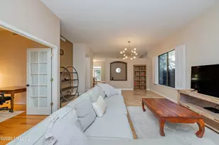 241 W Carlynn Cliff Pl, Oro Valley, AZ 85755 - Photo 4