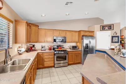 10589 E Feltleaf Willow Trail, Tucson, AZ 85747 - Photo 12