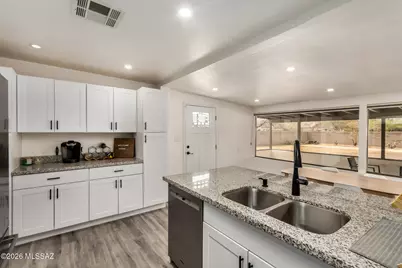 1801 N Cloverland Avenue, Tucson, AZ 85712 - Photo 14