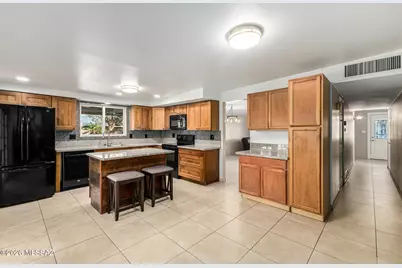 8051 E Hawthorne Street, Tucson, AZ 85710 - Photo 4