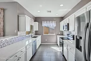 8939 N Country Cove Tr, Tucson, AZ 85742 - Photo 6