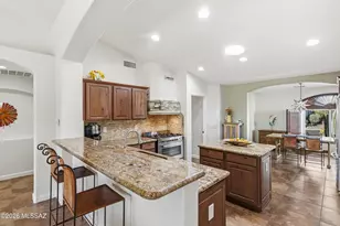 2480 E Glen Canyon Rd, Green Valley, AZ 85614 - Photo 18