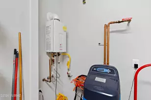 8467 N Van Cleeve Ln, Tucson, AZ 85743 - Photo 30