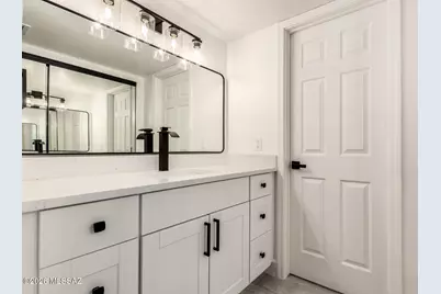 9035 E Berkshire Circle E, Tucson, AZ 85710 - Photo 22