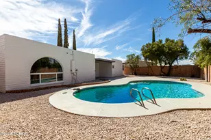 9035 E Berkshire Circle E, Tucson, AZ 85710 - Photo 36