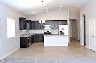 9070 W Old Agave Trail, Marana, AZ 85653 - Photo 10