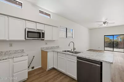10016 E Paseo San Ardo, Tucson, AZ 85747 - Photo 2