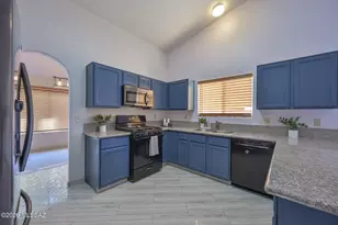 9261 E Bent Creek Way, Tucson, AZ 85747 - Photo 8