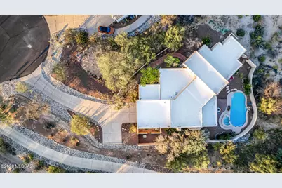 1041 W Saddlehorn Place, Oro Valley, AZ 85704 - Photo 2