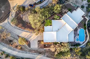 1041 W Saddlehorn Pl, Oro Valley, AZ 85704 - Photo 2